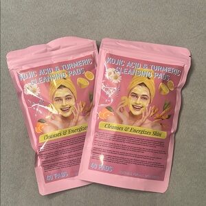 2 Kojic acid and turmeric cleansing pads